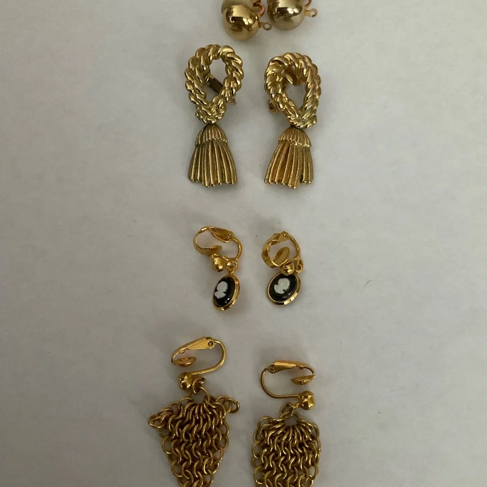 FOUR PAIRS OF‎ VINTAGE GOLD TONE CLIP ON EARRINGS